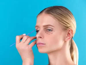 بهترین سن جراحی پلک